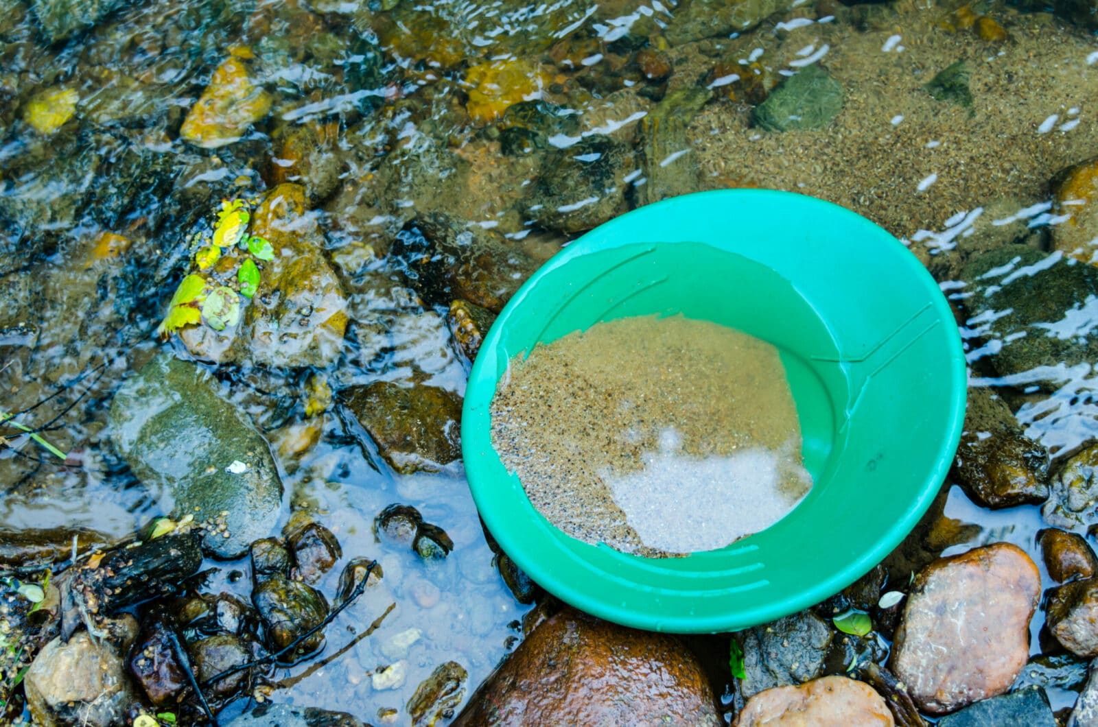 How To Pan For Gold There's Gold In Them Thar Hills!