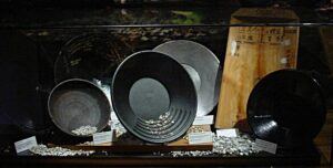 Black mining pans