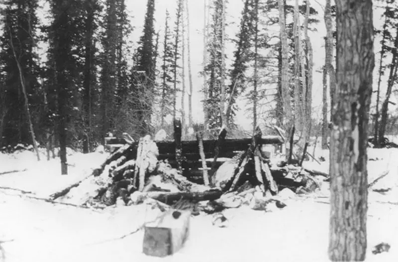 Albert Johnsons Cabin on Rat River